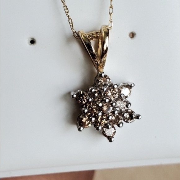 Watch Video / 10K Gold Champagne Diamond Flower Necklace